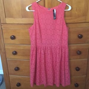 Kenzie sleeveless dress. Coral color. Size Medium